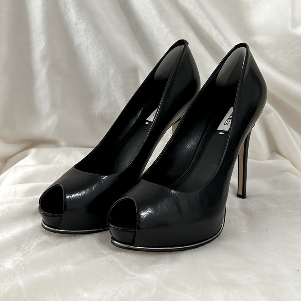 GUESS Peeptoe Platform Pump